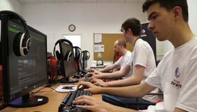 How volunteering can help kick-start your esports career article thumbnail