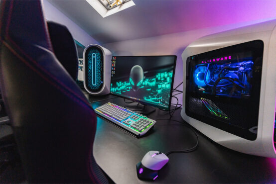 Alienware Aurora R15 gaming desktops, powered by NVIDIA® GeForce RTX® 4080 and Intel® Core™ i7 processors
