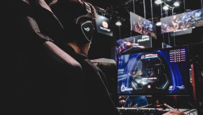 Behind the scenes: Who hosts esports events? article thumbnail