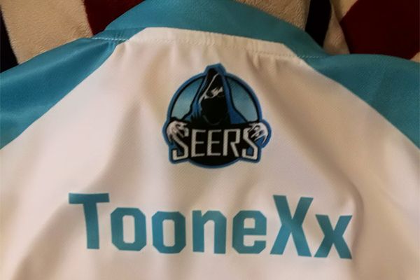 Raven offers custom esports jerseys and 20% discount to schools